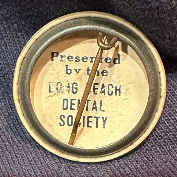Rare Mid-Century Long Beach Tooth Brush Brigade Buttons - Picture 3 of 9
